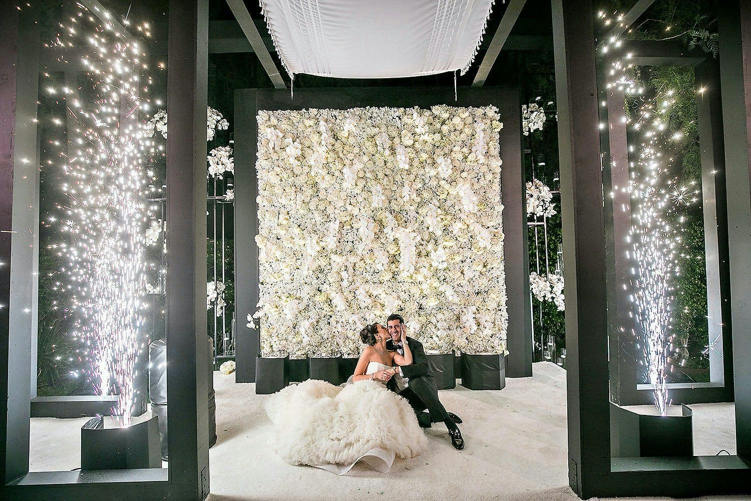 50 Stunning Black and White Wedding Ideas for a Timeless Celebration - Image 2
