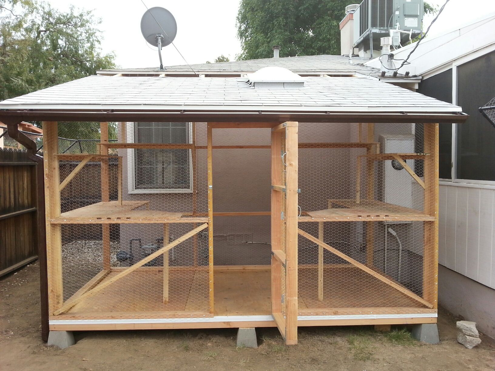 DIY Catio Plans: Build a Safe Outdoor Enclosure for Your Cat - Image 1